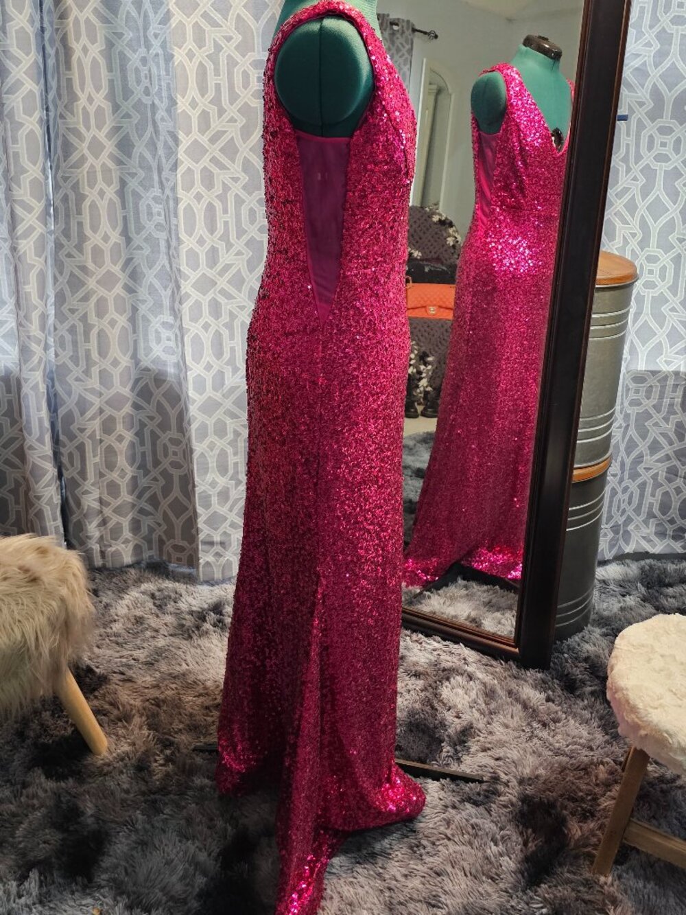 Morgan & Co Chloé Sequined Gown – Size 9 – Fuchsia A‑Line Formal Dress - Picture 6 of 7